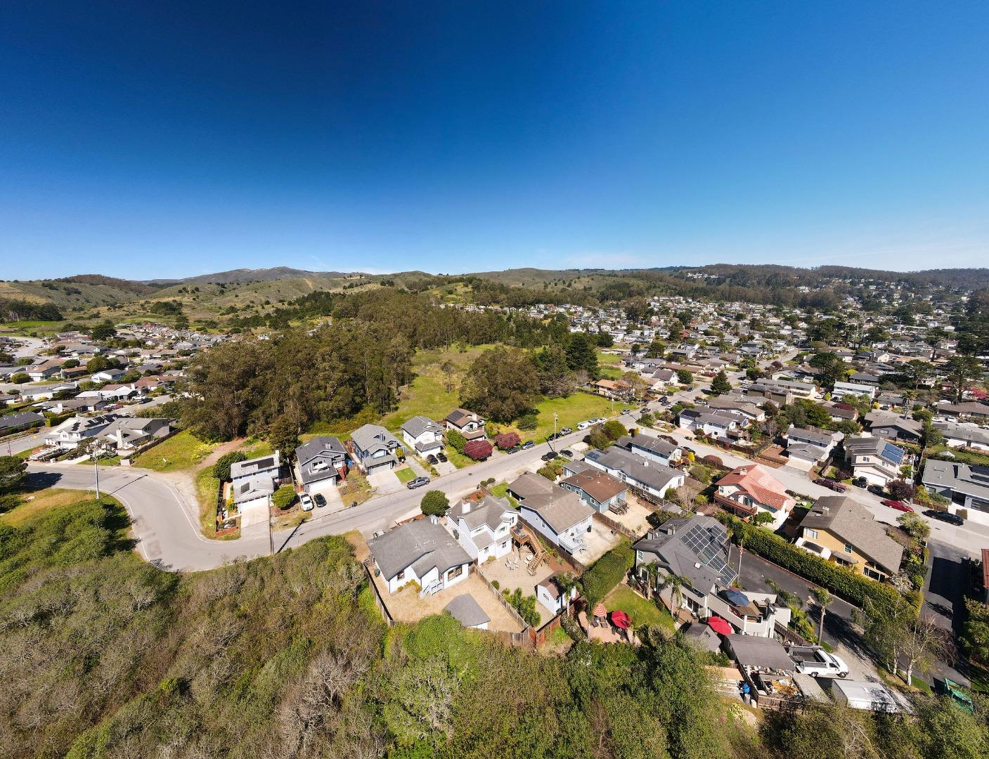 Detail Gallery Image 47 of 48 For 839 Sonora Ave, El Granada,  CA 94018 - 3 Beds | 2/1 Baths