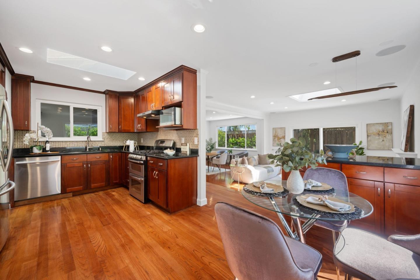 Detail Gallery Image 14 of 41 For 1096 Del Cambre Dr, San Jose,  CA 95129 - 4 Beds | 2 Baths