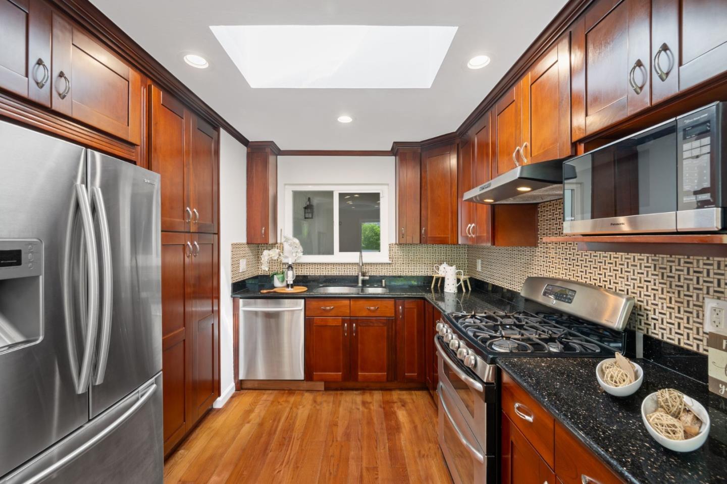 Detail Gallery Image 15 of 41 For 1096 Del Cambre Dr, San Jose,  CA 95129 - 4 Beds | 2 Baths