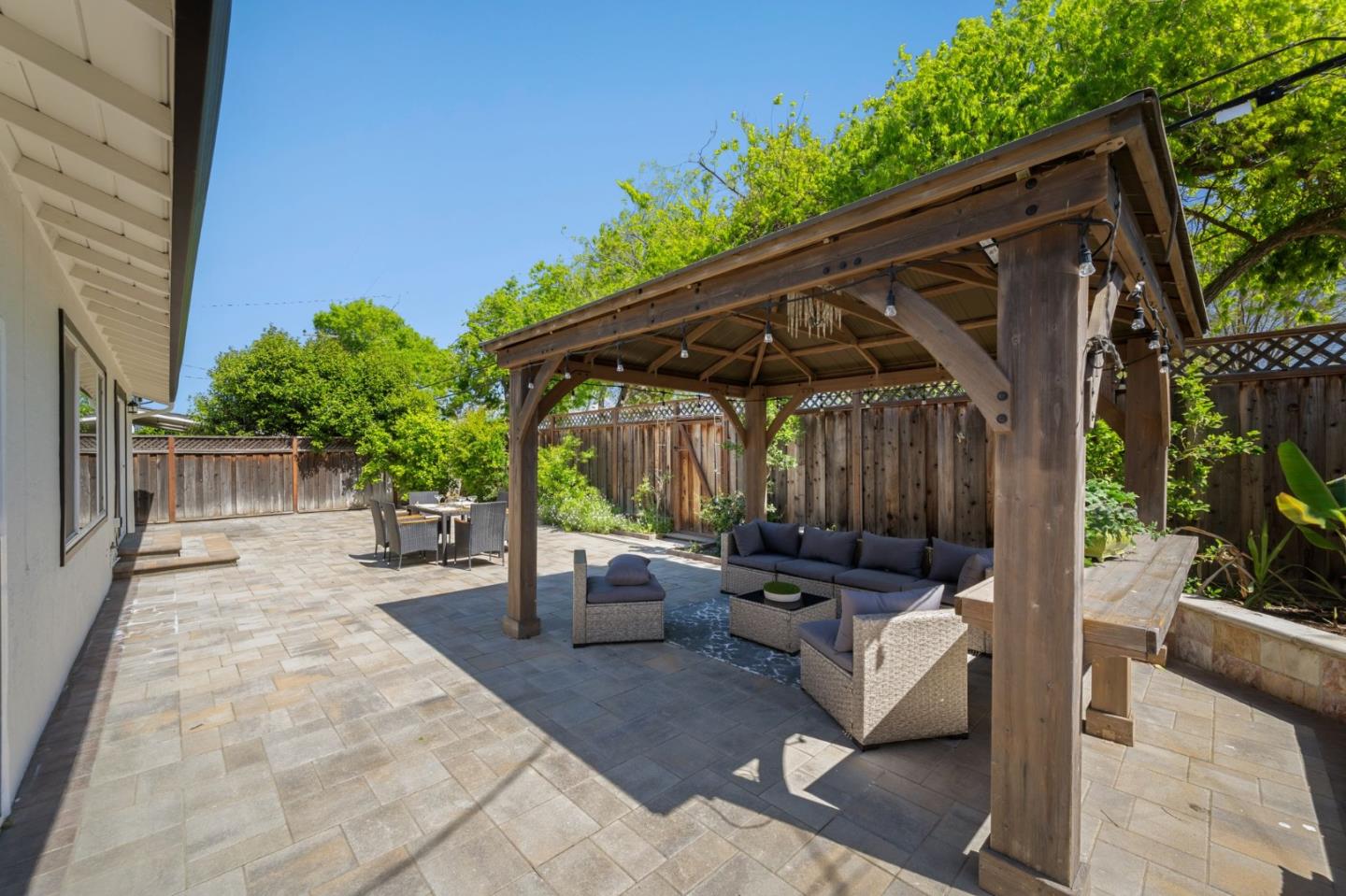 Detail Gallery Image 32 of 41 For 1096 Del Cambre Dr, San Jose,  CA 95129 - 4 Beds | 2 Baths