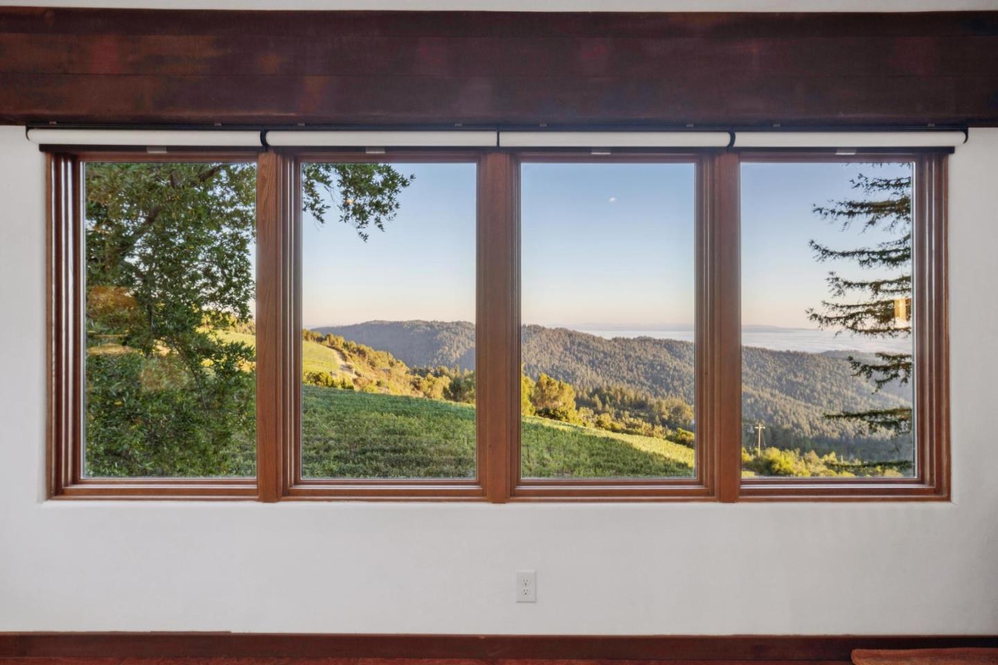 Detail Gallery Image 18 of 22 For 25200 Loma Prieta Ave, Los Gatos,  CA 95033 - 4 Beds | 3 Baths