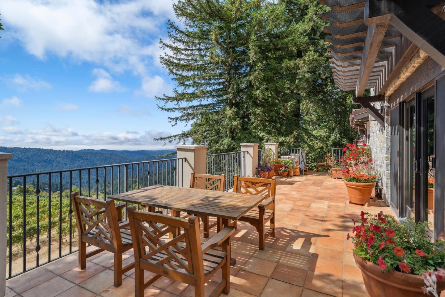 Detail Gallery Image 19 of 22 For 25200 Loma Prieta Ave, Los Gatos,  CA 95033 - 4 Beds | 3 Baths