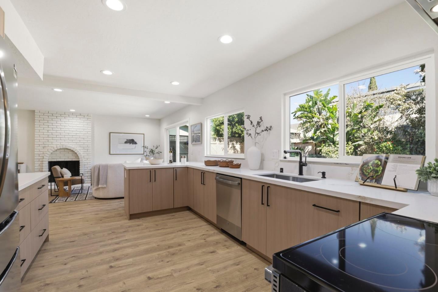 Detail Gallery Image 15 of 58 For 1368 Goldenlake Rd, San Jose,  CA 95131 - 4 Beds | 2/1 Baths