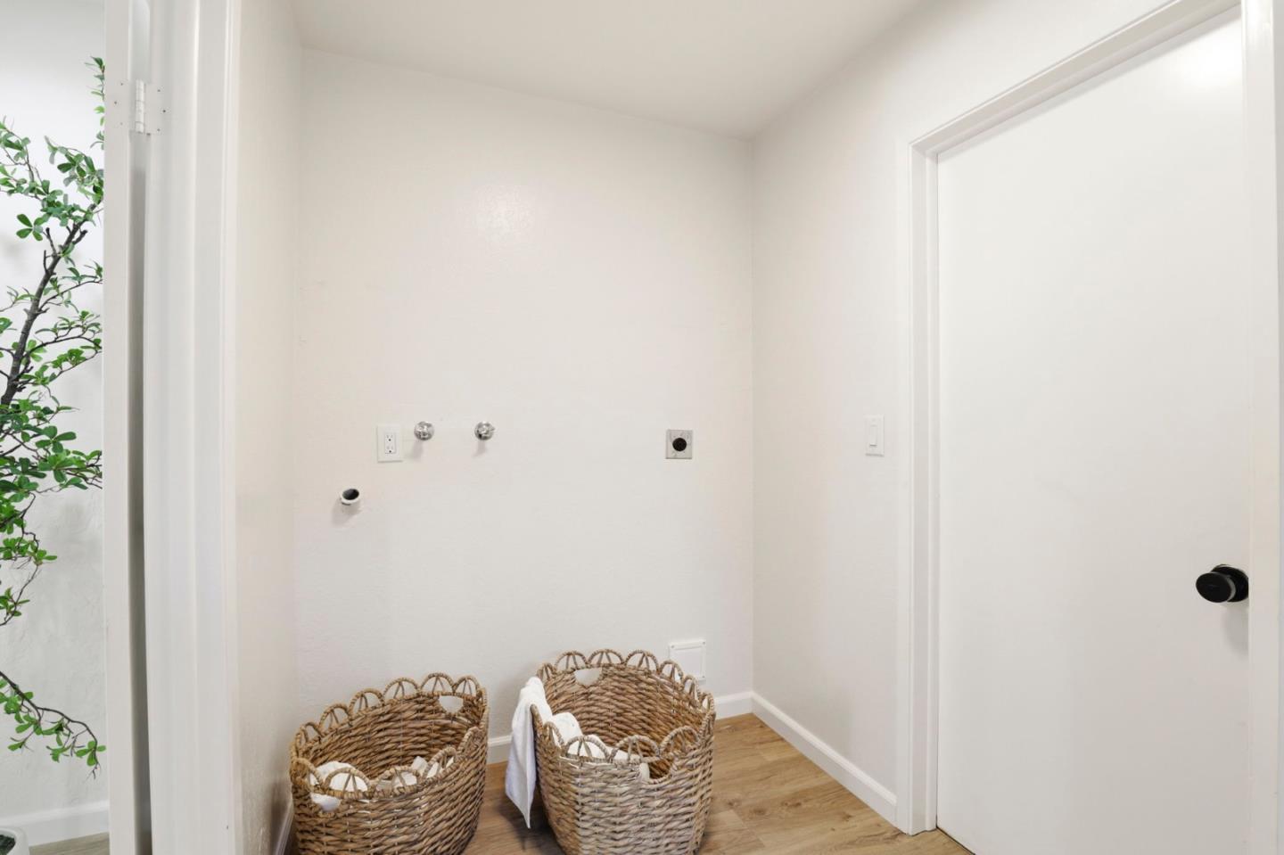 Detail Gallery Image 36 of 58 For 1368 Goldenlake Rd, San Jose,  CA 95131 - 4 Beds | 2/1 Baths