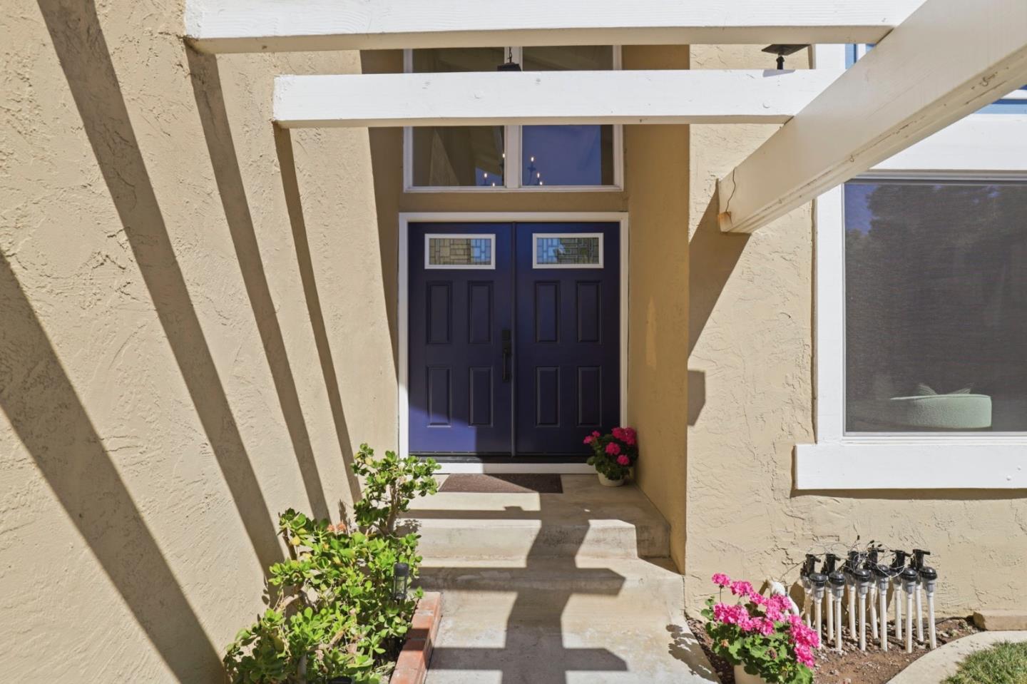 Detail Gallery Image 5 of 58 For 1368 Goldenlake Rd, San Jose,  CA 95131 - 4 Beds | 2/1 Baths