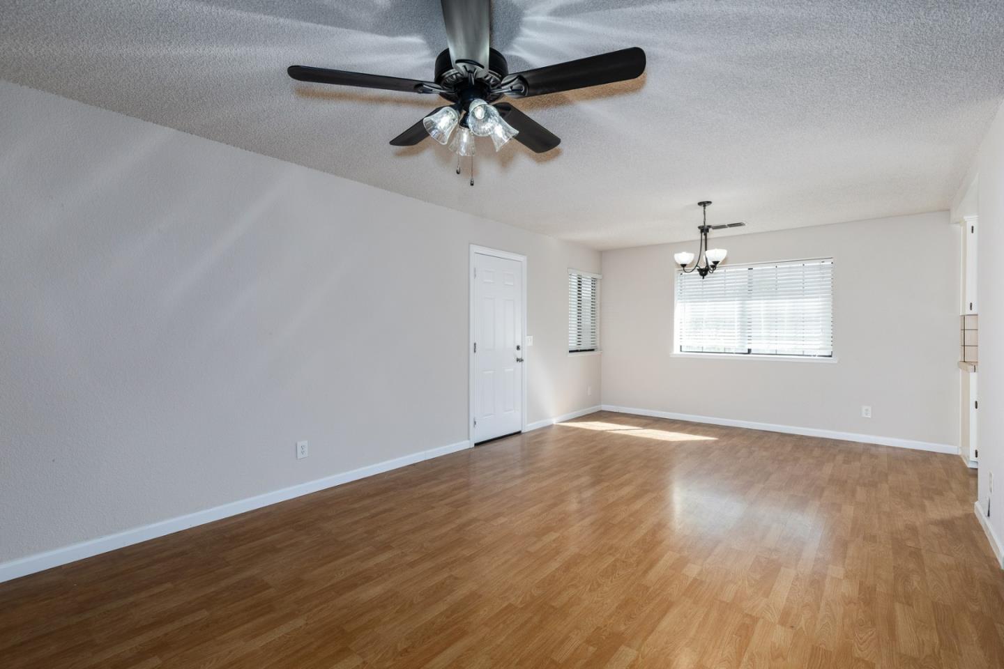 Detail Gallery Image 28 of 56 For 377 W Alluvial Ave, Pinedale,  CA 93650 - 3 Beds | 2 Baths