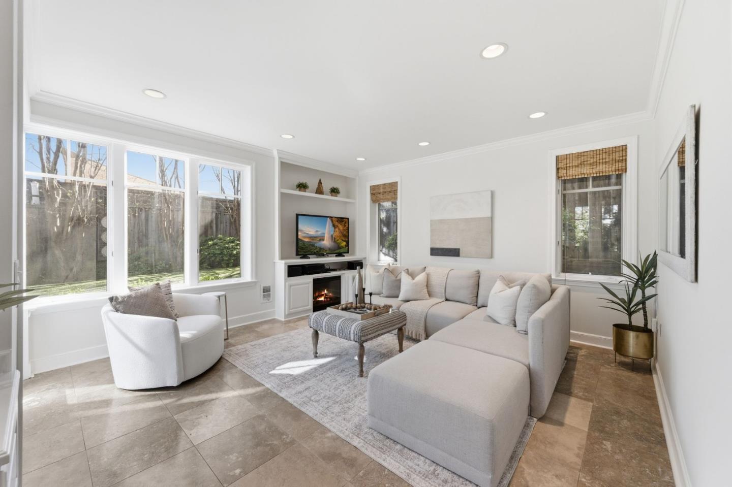 Detail Gallery Image 12 of 33 For 419 Hill Way, San Carlos,  CA 94070 - 4 Beds | 3 Baths