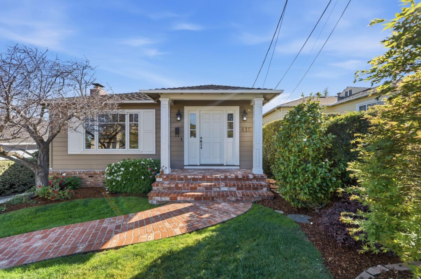 Detail Gallery Image 2 of 33 For 419 Hill Way, San Carlos,  CA 94070 - 4 Beds | 3 Baths