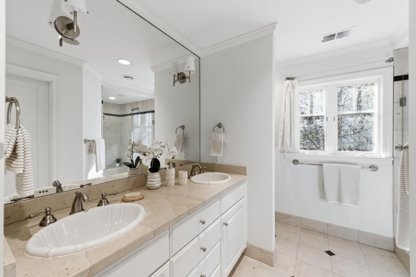 Detail Gallery Image 20 of 33 For 419 Hill Way, San Carlos,  CA 94070 - 4 Beds | 3 Baths