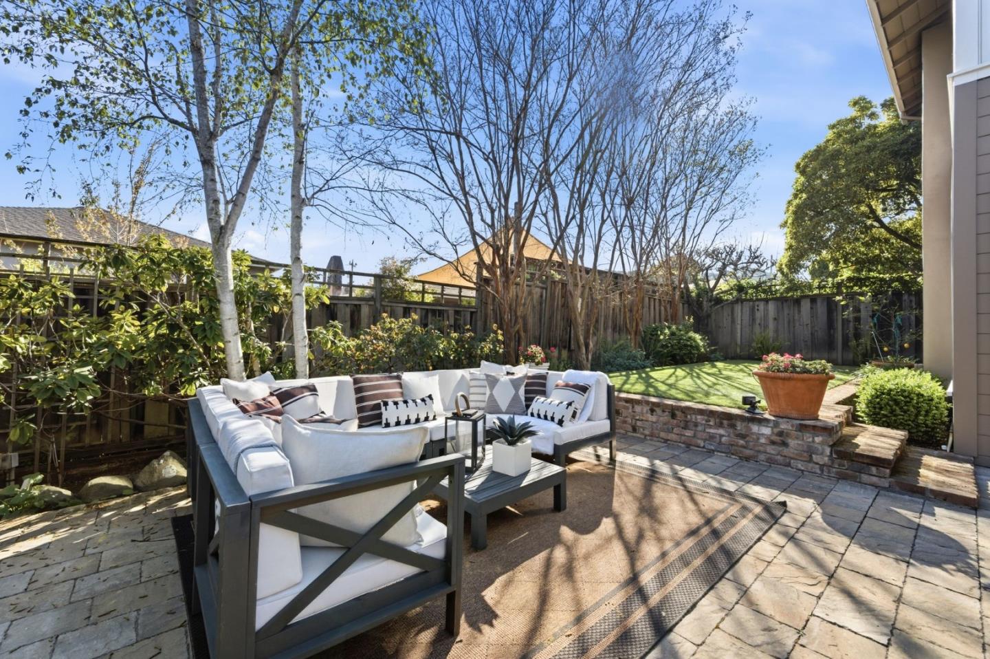 Detail Gallery Image 26 of 33 For 419 Hill Way, San Carlos,  CA 94070 - 4 Beds | 3 Baths