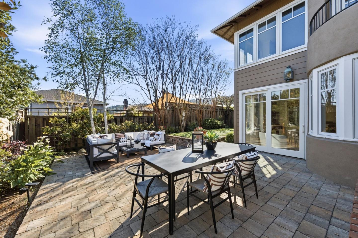 Detail Gallery Image 27 of 33 For 419 Hill Way, San Carlos,  CA 94070 - 4 Beds | 3 Baths