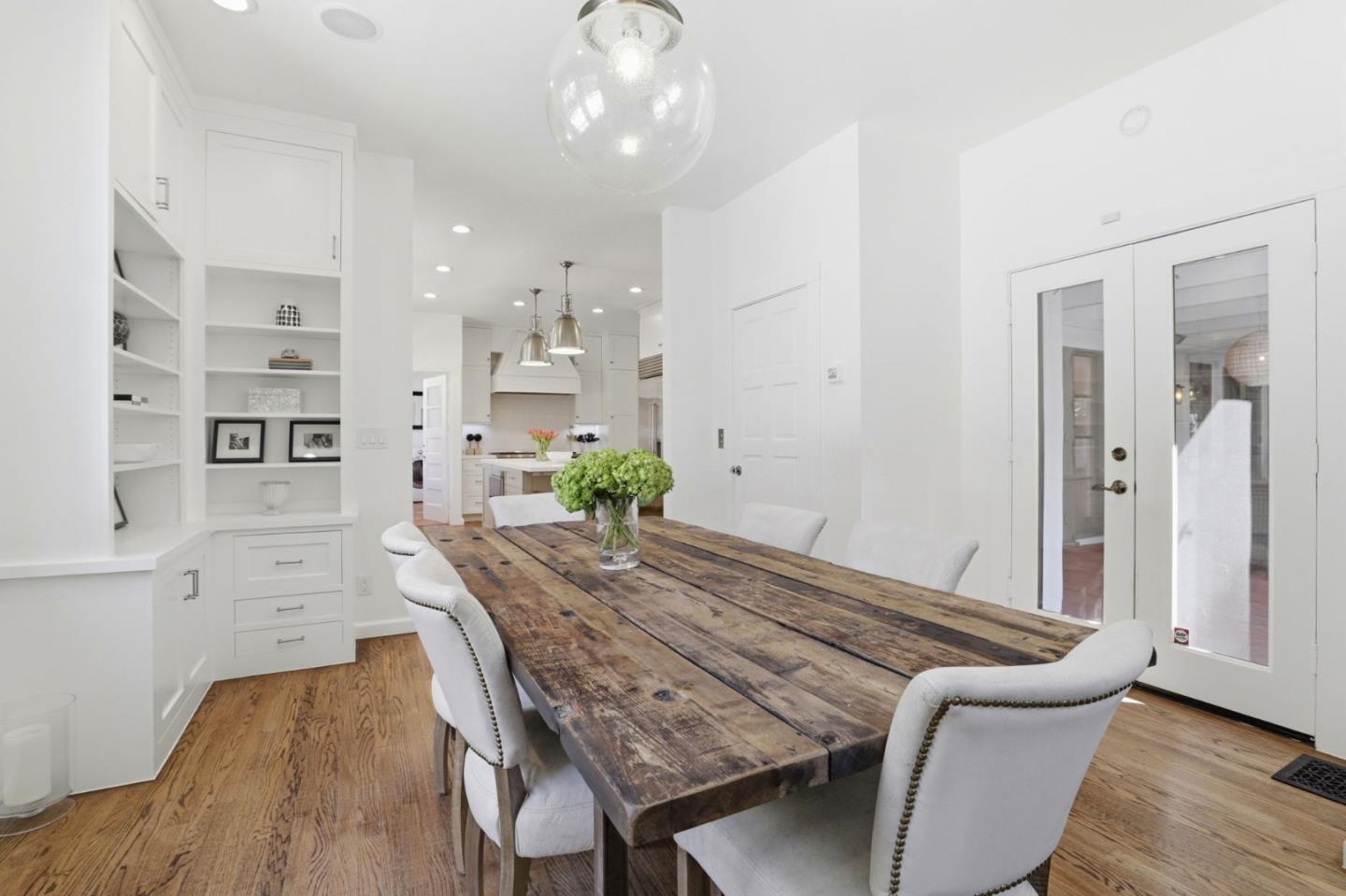 Detail Gallery Image 15 of 53 For 566 E Crescent Dr, Palo Alto,  CA 94301 - 5 Beds | 4 Baths