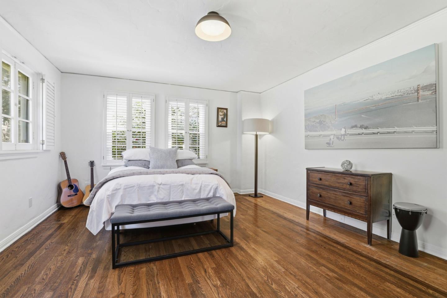 Detail Gallery Image 27 of 53 For 566 E Crescent Dr, Palo Alto,  CA 94301 - 5 Beds | 4 Baths