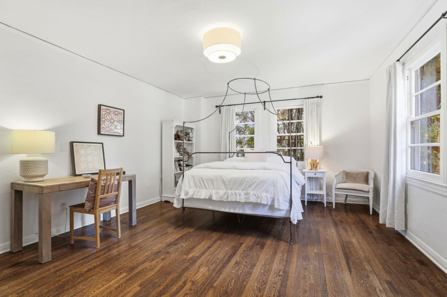 Detail Gallery Image 30 of 53 For 566 E Crescent Dr, Palo Alto,  CA 94301 - 5 Beds | 4 Baths