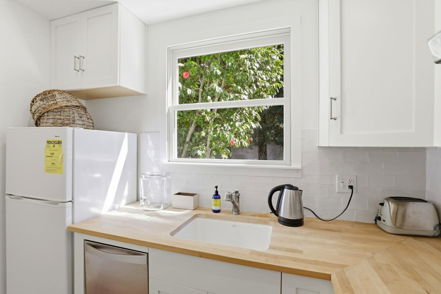 Detail Gallery Image 41 of 53 For 566 E Crescent Dr, Palo Alto,  CA 94301 - 5 Beds | 4 Baths