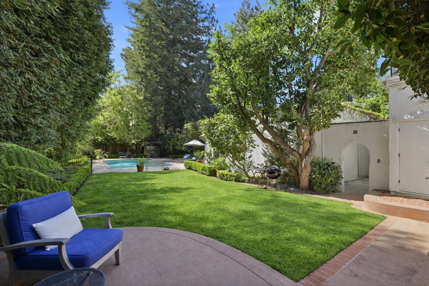 Detail Gallery Image 46 of 53 For 566 E Crescent Dr, Palo Alto,  CA 94301 - 5 Beds | 4 Baths