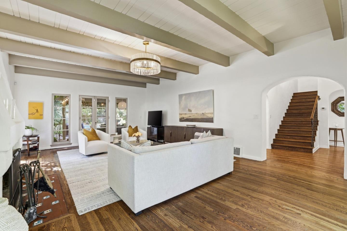 Detail Gallery Image 6 of 53 For 566 E Crescent Dr, Palo Alto,  CA 94301 - 5 Beds | 4 Baths