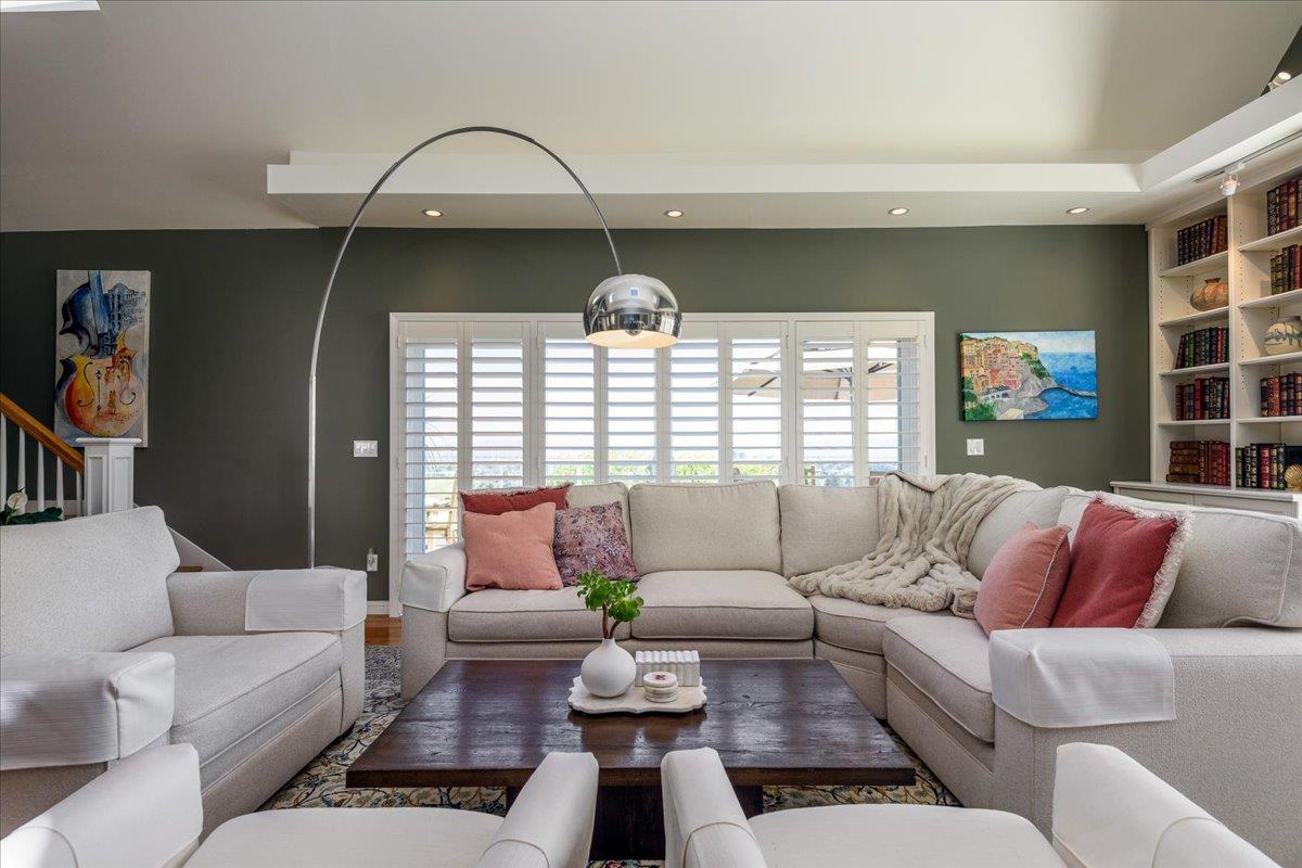 Detail Gallery Image 19 of 75 For 819 Holly Rd, Belmont,  CA 94002 - 4 Beds | 3 Baths