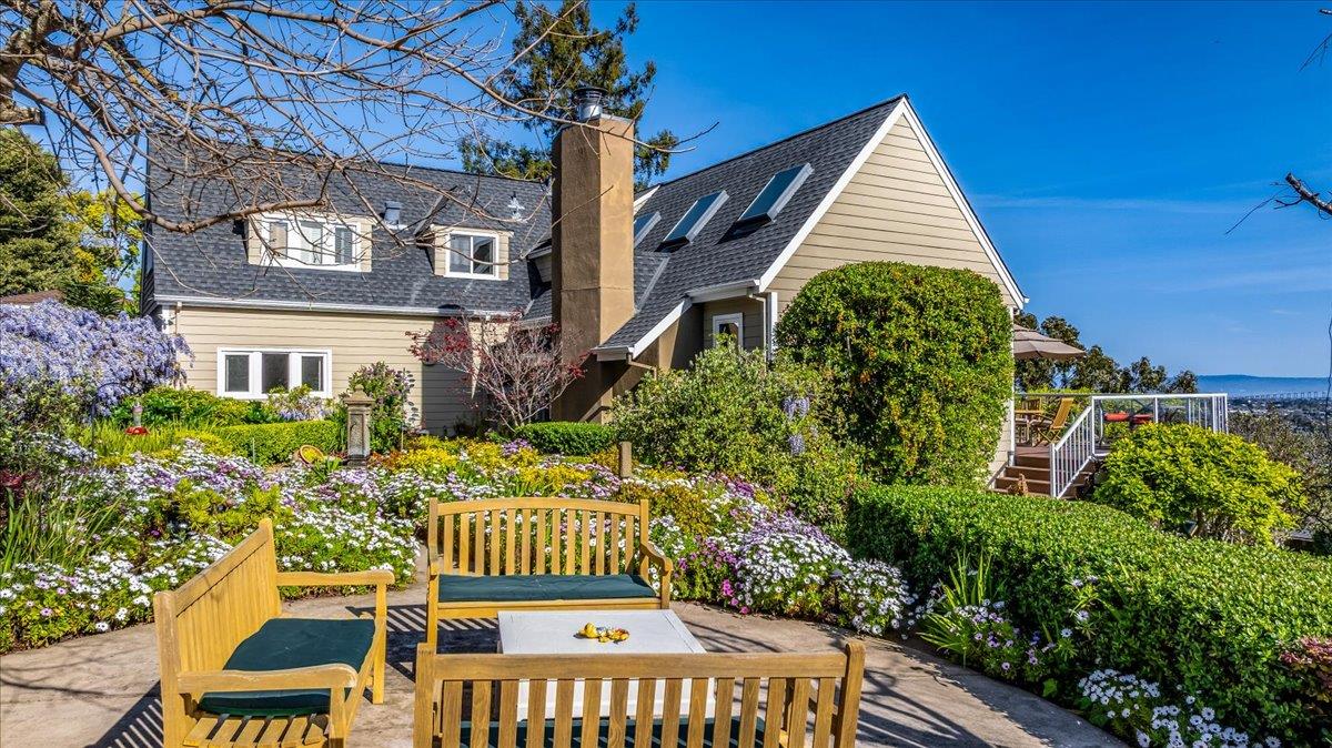 Detail Gallery Image 2 of 75 For 819 Holly Rd, Belmont,  CA 94002 - 4 Beds | 3 Baths