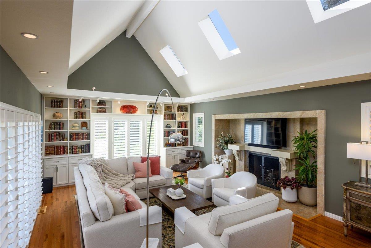 Detail Gallery Image 20 of 75 For 819 Holly Rd, Belmont,  CA 94002 - 4 Beds | 3 Baths