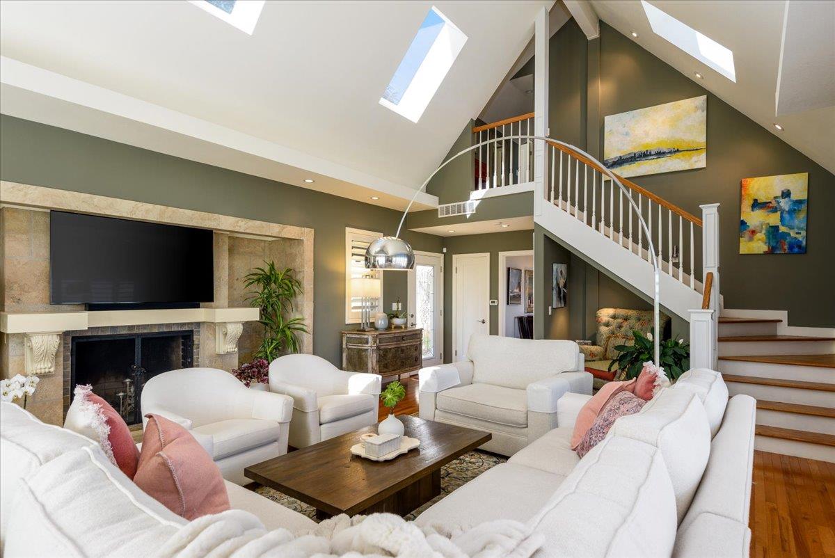 Detail Gallery Image 22 of 75 For 819 Holly Rd, Belmont,  CA 94002 - 4 Beds | 3 Baths