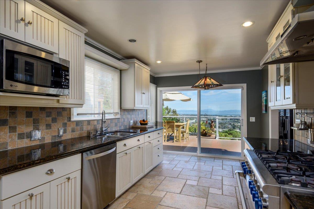 Detail Gallery Image 25 of 75 For 819 Holly Rd, Belmont,  CA 94002 - 4 Beds | 3 Baths