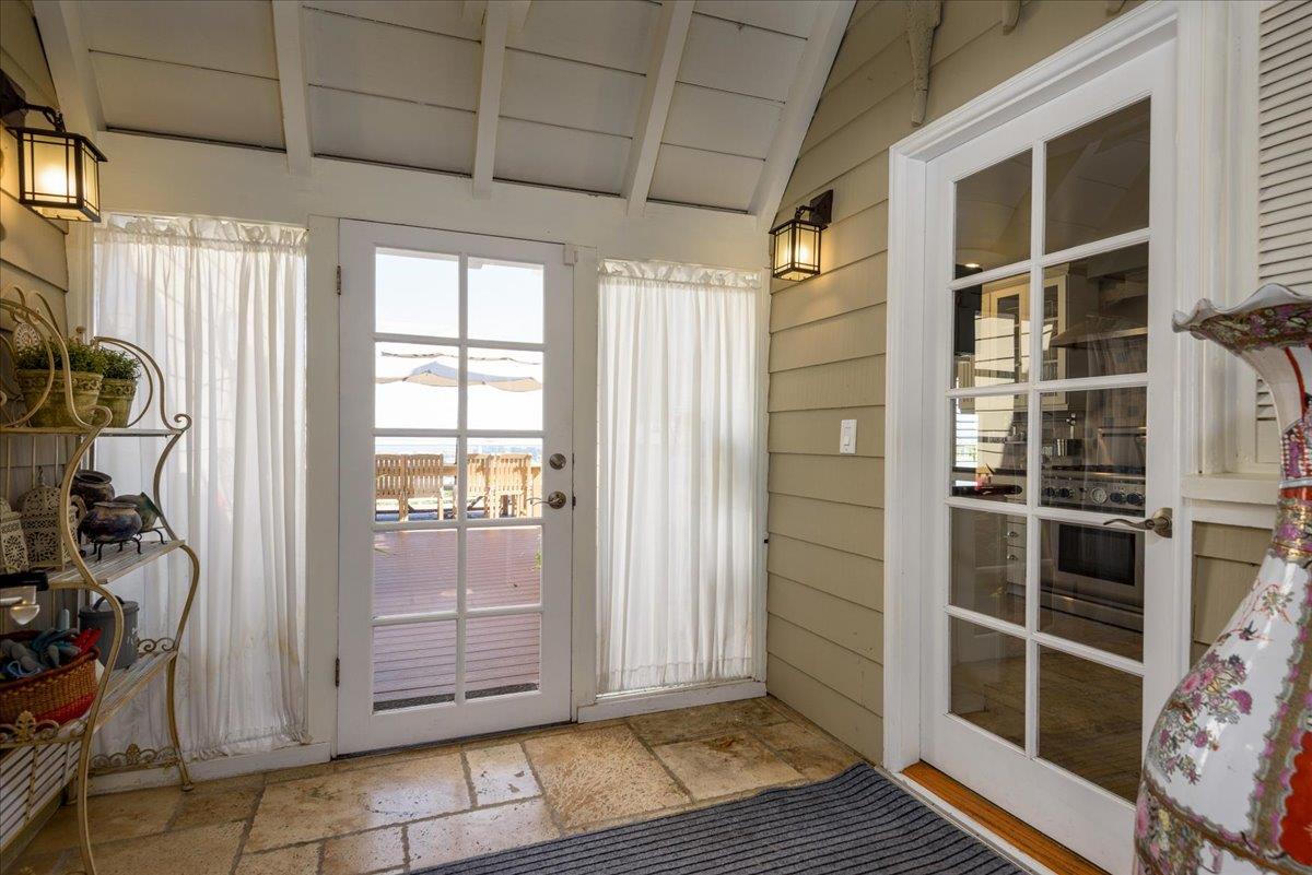 Detail Gallery Image 31 of 75 For 819 Holly Rd, Belmont,  CA 94002 - 4 Beds | 3 Baths