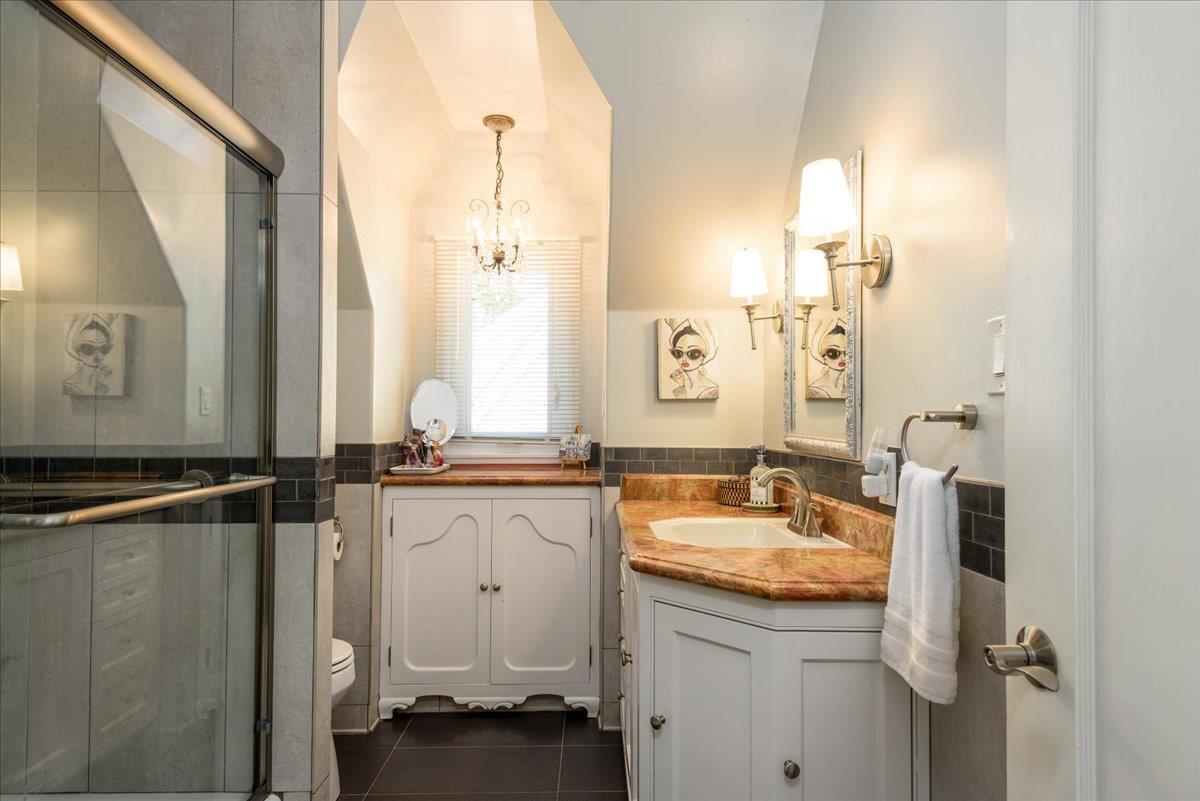 Detail Gallery Image 38 of 75 For 819 Holly Rd, Belmont,  CA 94002 - 4 Beds | 3 Baths