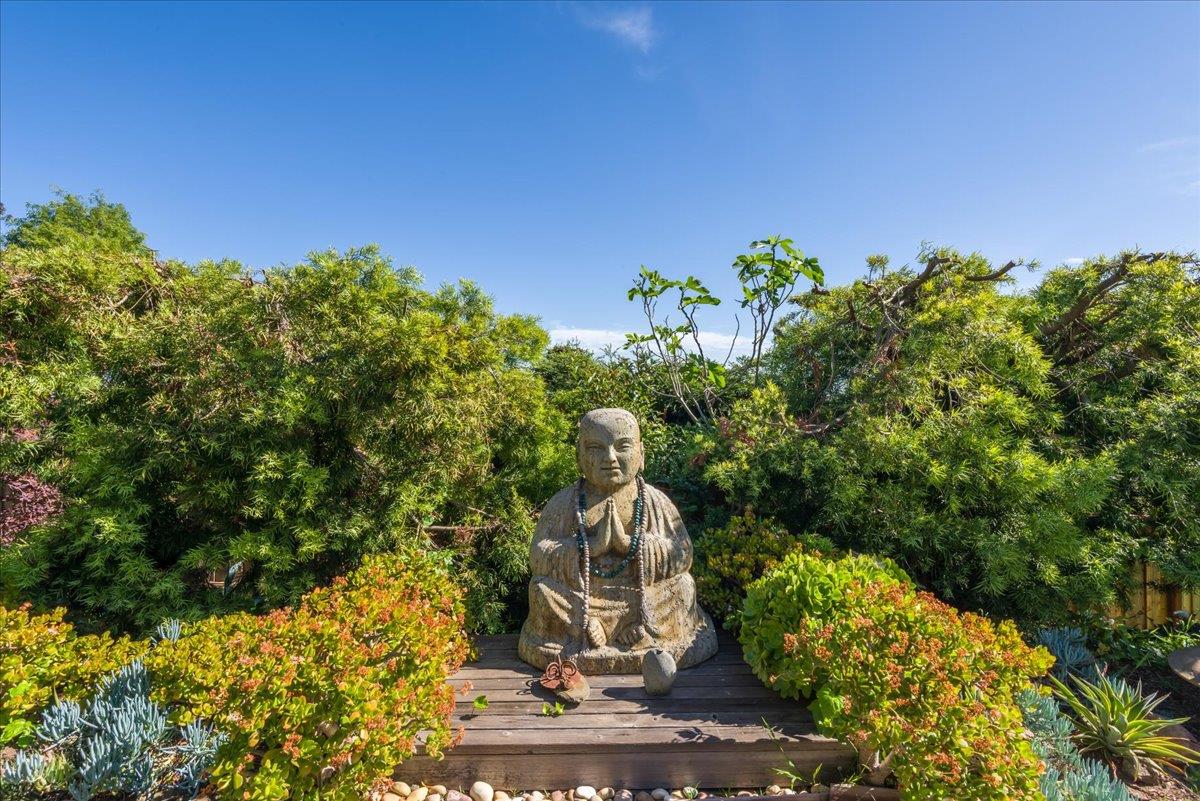 Detail Gallery Image 48 of 75 For 819 Holly Rd, Belmont,  CA 94002 - 4 Beds | 3 Baths