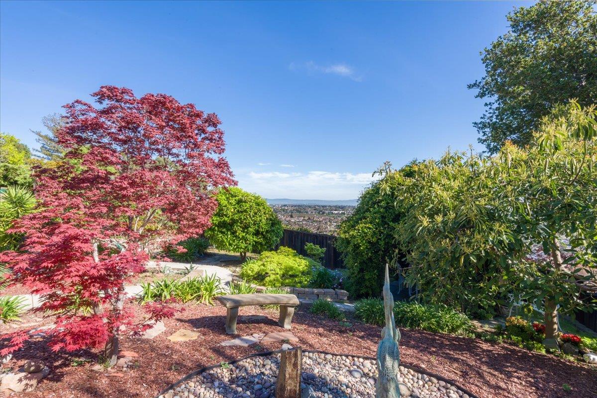 Detail Gallery Image 53 of 75 For 819 Holly Rd, Belmont,  CA 94002 - 4 Beds | 3 Baths