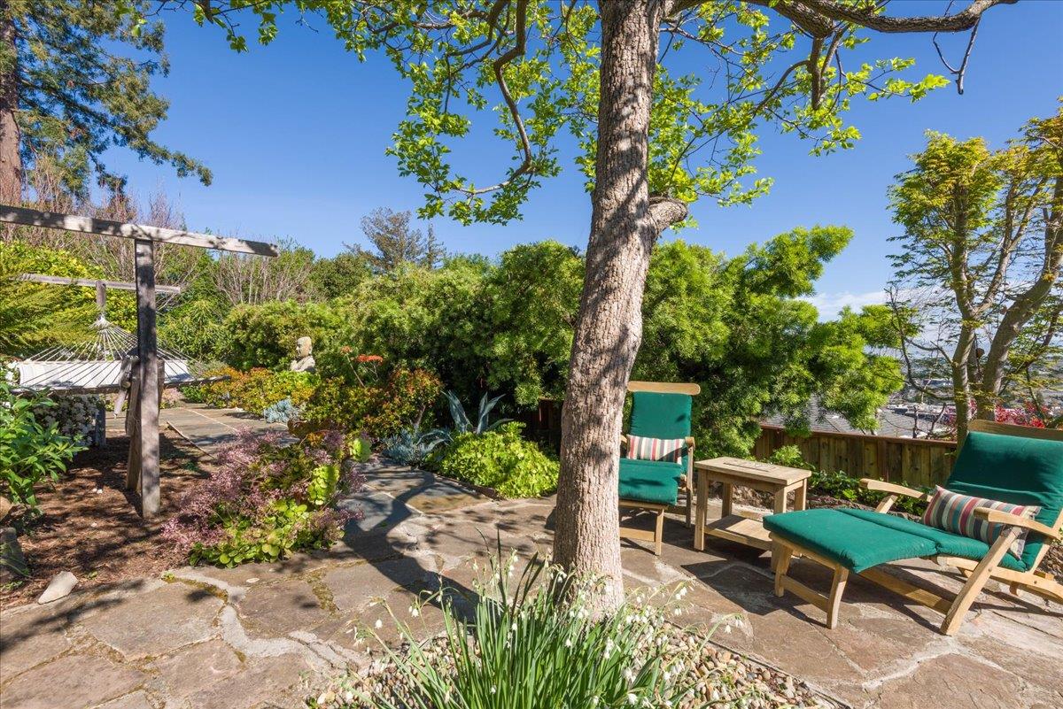 Detail Gallery Image 60 of 75 For 819 Holly Rd, Belmont,  CA 94002 - 4 Beds | 3 Baths