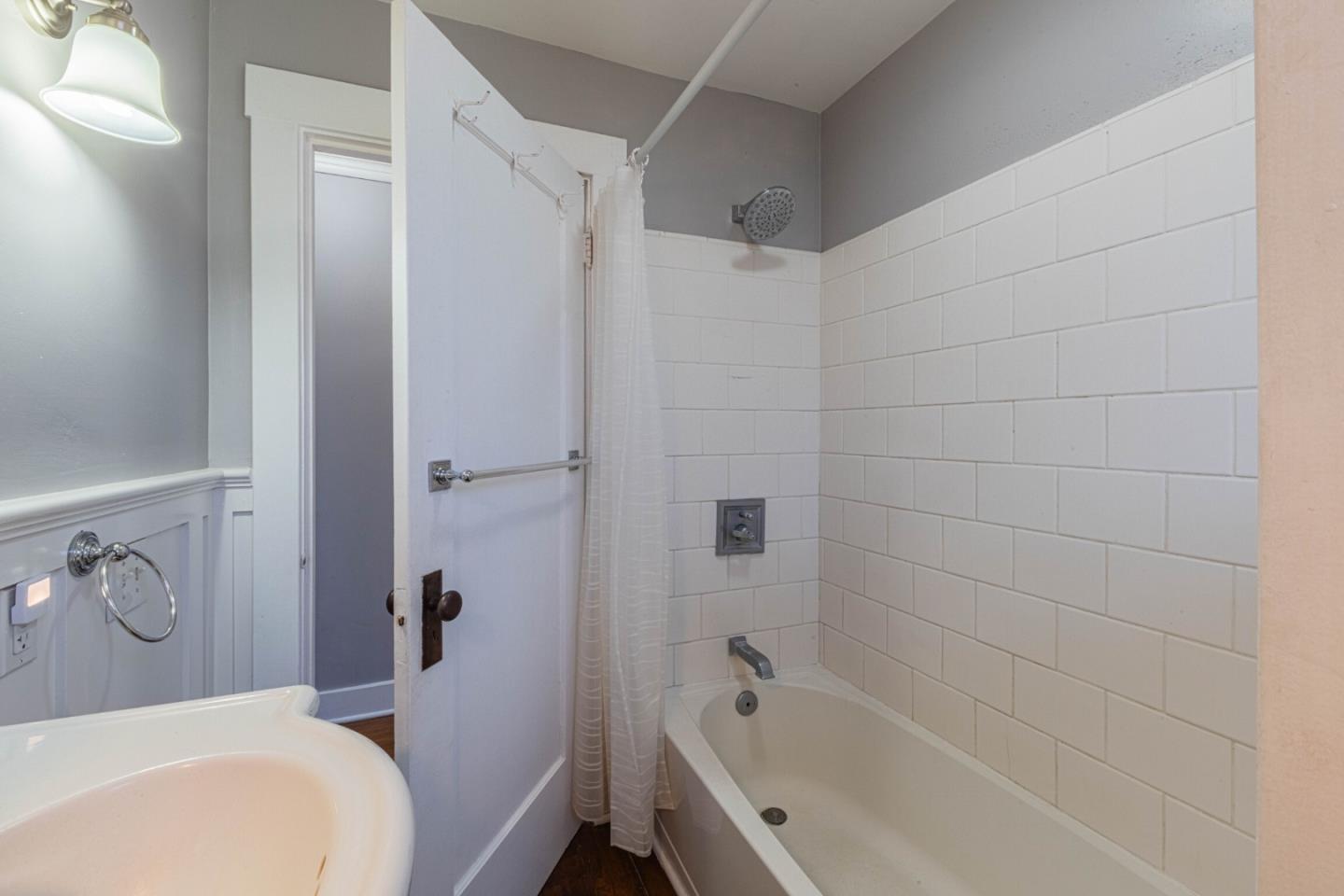 Detail Gallery Image 18 of 34 For 116 Oak St, Salinas,  CA 93901 - 1 Beds | 1 Baths