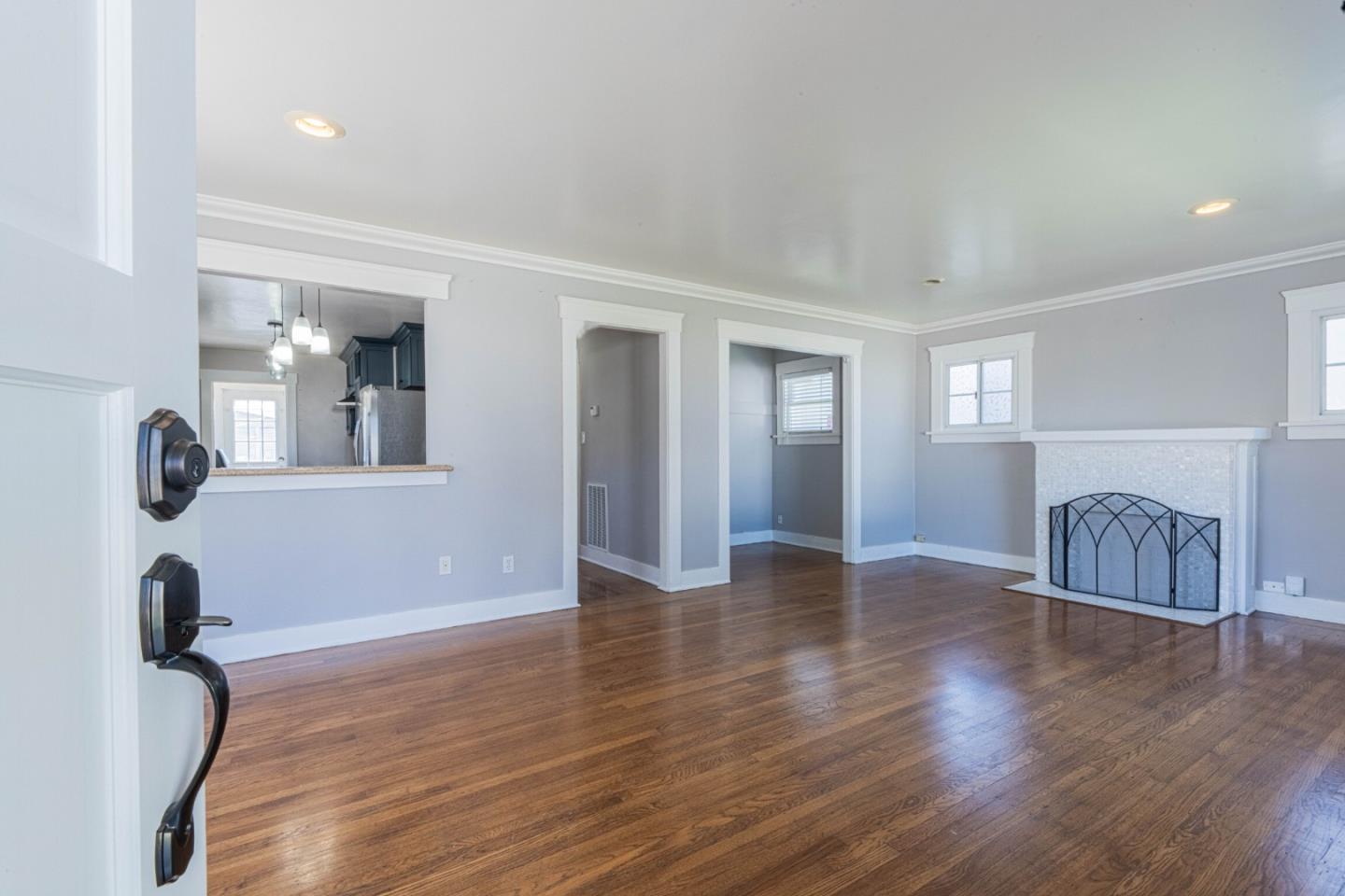 Detail Gallery Image 7 of 34 For 116 Oak St, Salinas,  CA 93901 - 1 Beds | 1 Baths