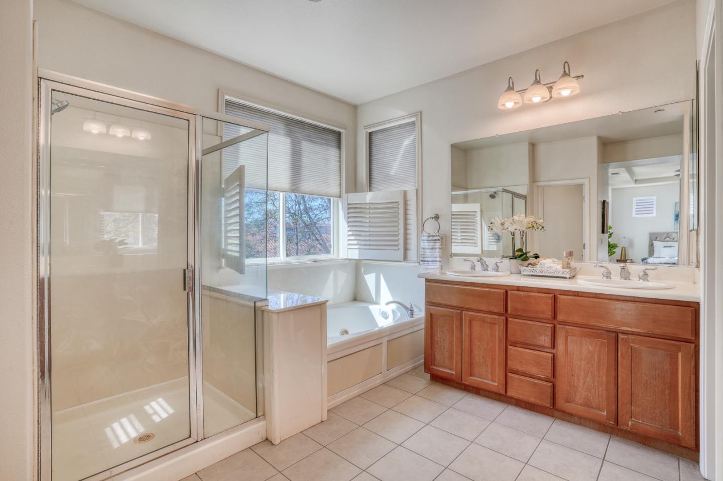 Detail Gallery Image 33 of 64 For 262 W Country Club Dr, Brentwood,  CA 94513 - 5 Beds | 3 Baths