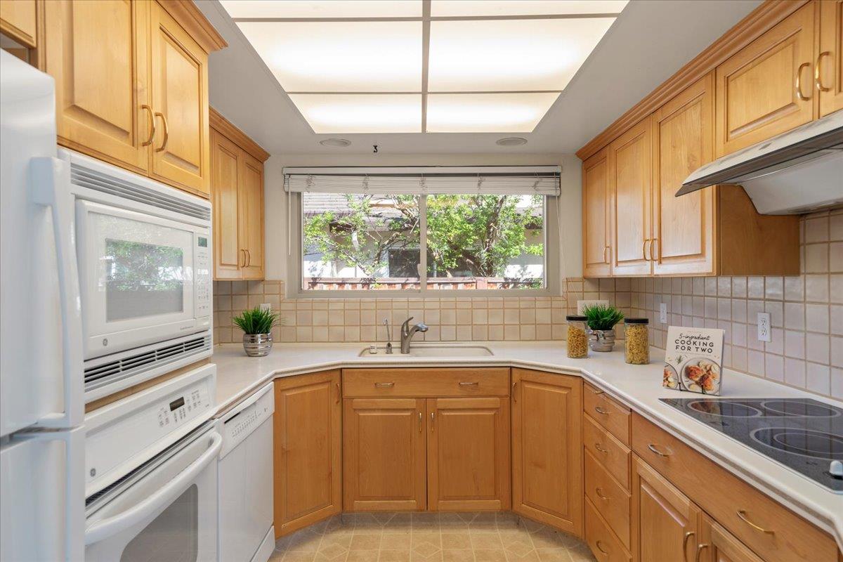 Detail Gallery Image 13 of 40 For 741 Saranac Dr, Sunnyvale,  CA 94087 - 4 Beds | 2 Baths