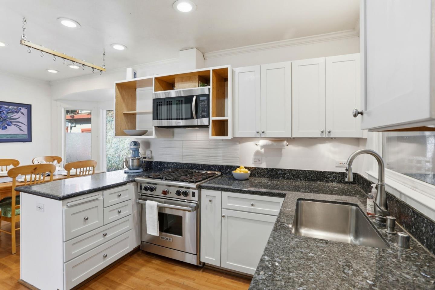 Detail Gallery Image 10 of 52 For 1068 Broadway Ave, San Jose,  CA 95125 - 2 Beds | 2 Baths