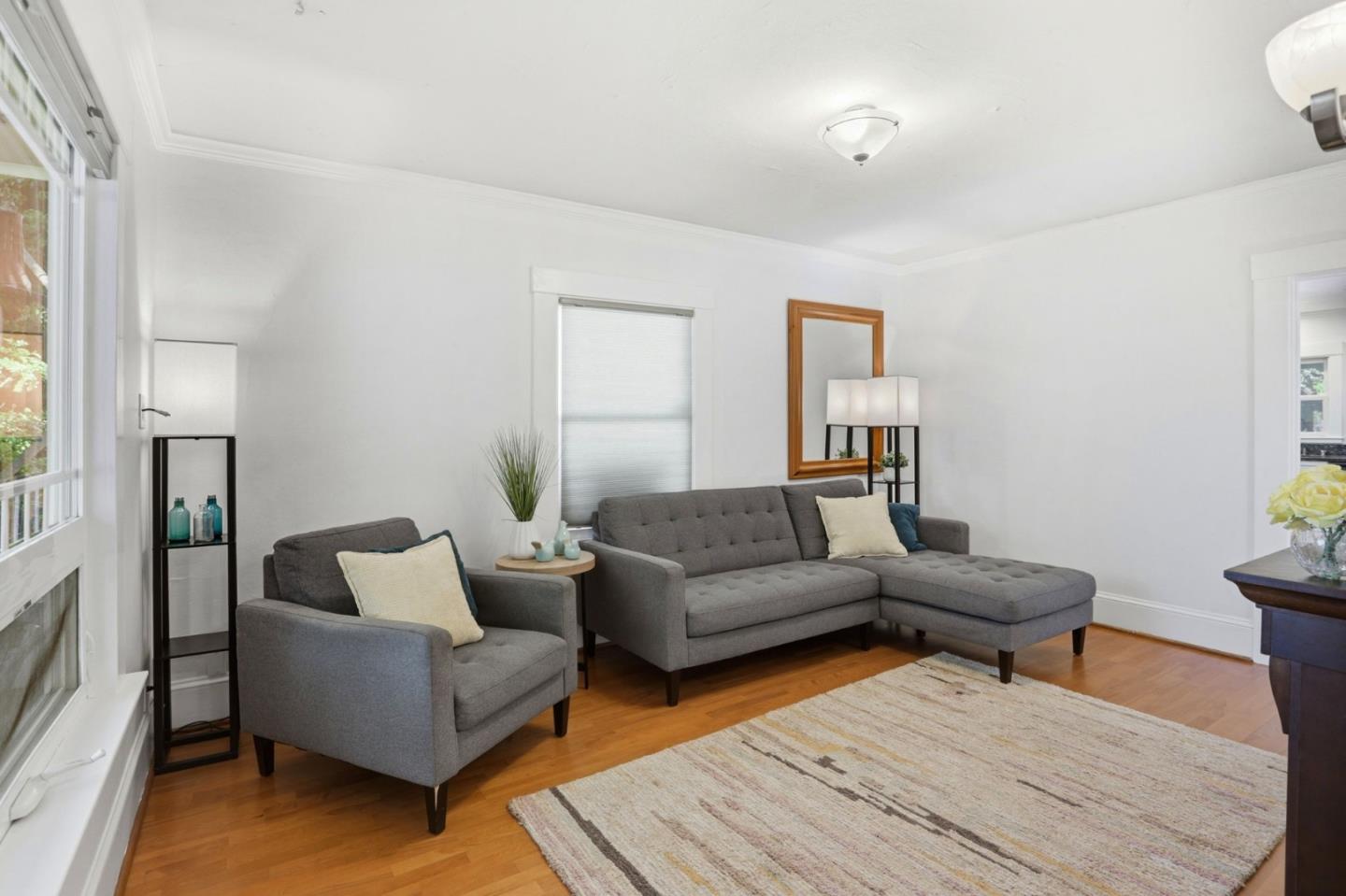 Detail Gallery Image 4 of 52 For 1068 Broadway Ave, San Jose,  CA 95125 - 2 Beds | 2 Baths