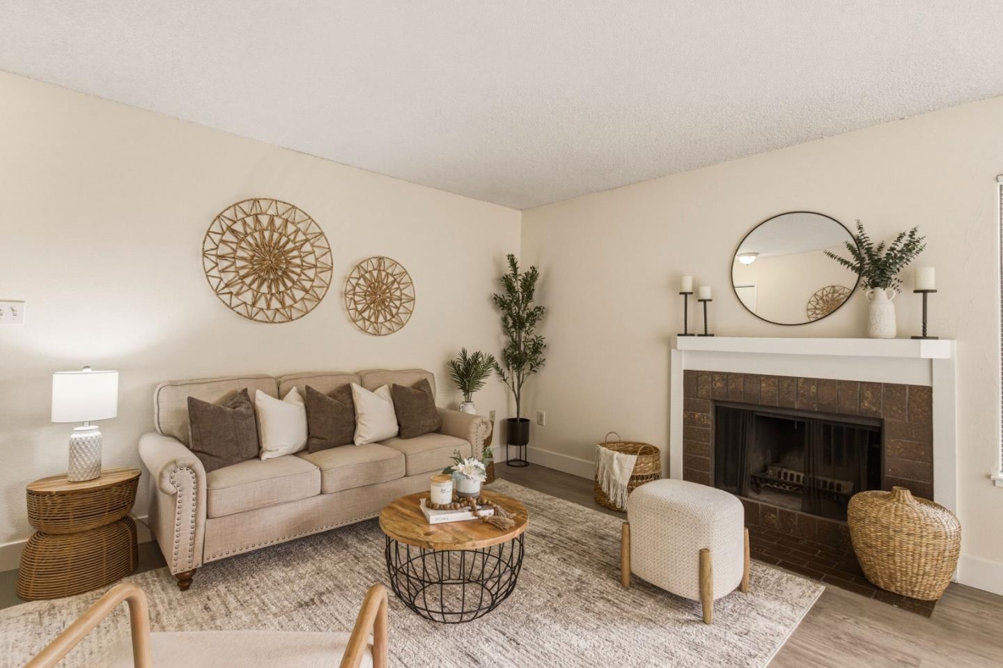 Detail Gallery Image 2 of 21 For 3701 Colonial Dr #197,  Modesto,  CA 95356 - 2 Beds | 2 Baths