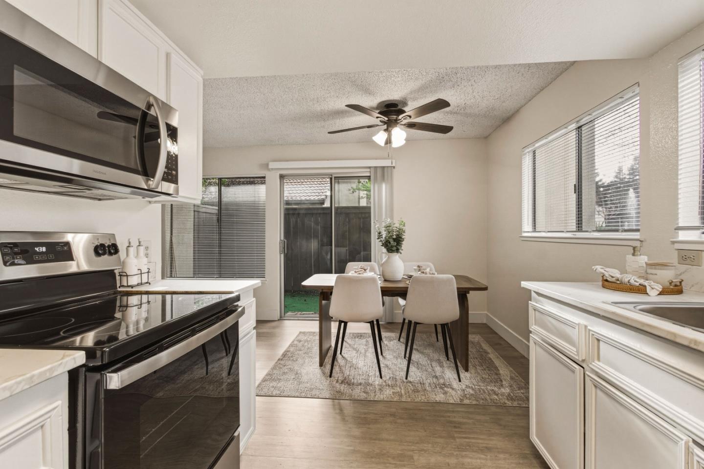 Detail Gallery Image 5 of 21 For 3701 Colonial Dr #197,  Modesto,  CA 95356 - 2 Beds | 2 Baths