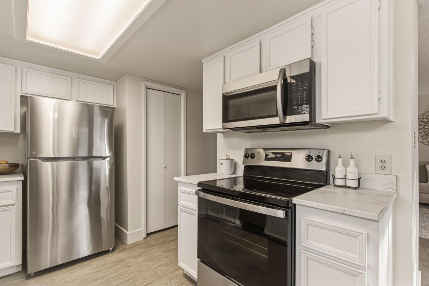 Detail Gallery Image 7 of 21 For 3701 Colonial Dr #197,  Modesto,  CA 95356 - 2 Beds | 2 Baths