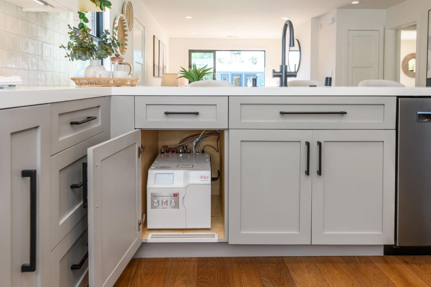 Detail Gallery Image 16 of 44 For 1162 Mckinley St, Redwood City,  CA 94061 - 2 Beds | 2 Baths