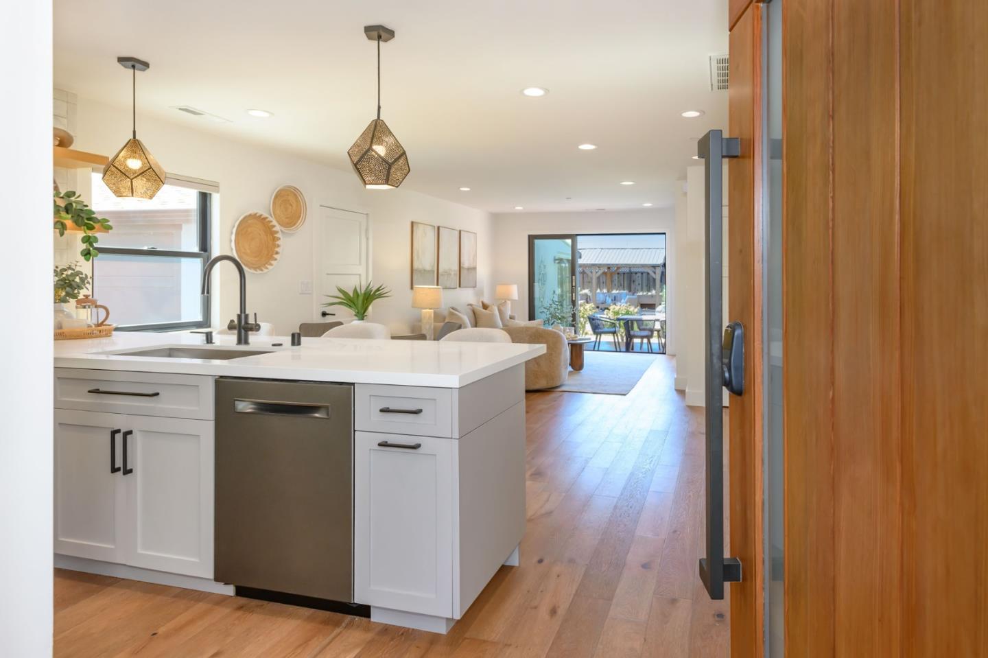 Detail Gallery Image 3 of 44 For 1162 Mckinley St, Redwood City,  CA 94061 - 2 Beds | 2 Baths