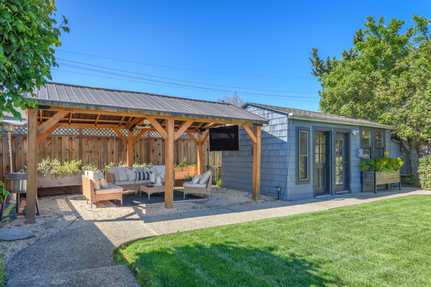 Detail Gallery Image 31 of 44 For 1162 Mckinley St, Redwood City,  CA 94061 - 2 Beds | 2 Baths