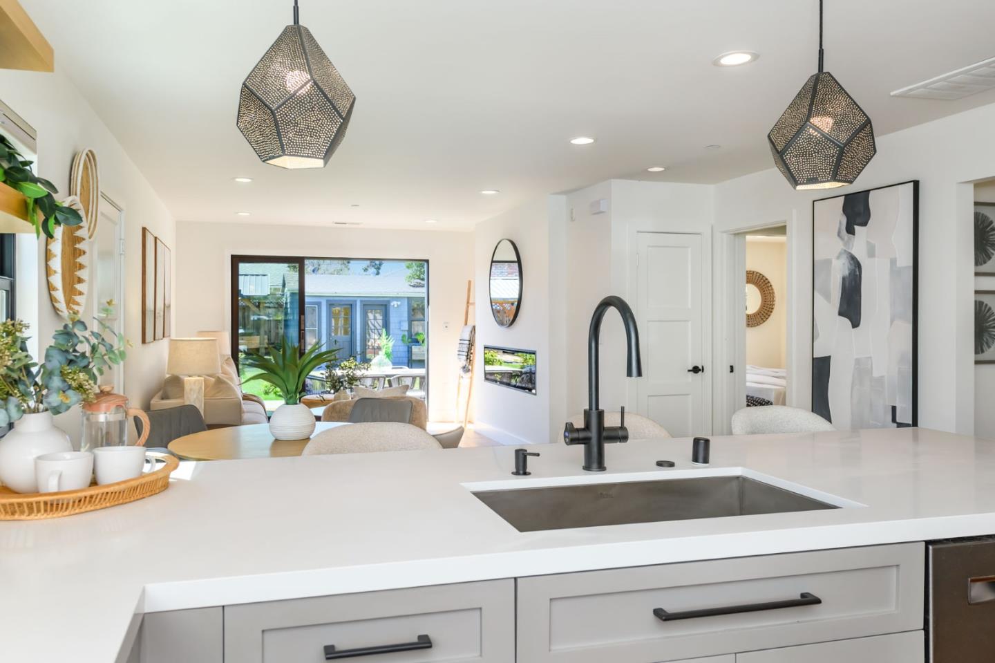 Detail Gallery Image 4 of 44 For 1162 Mckinley St, Redwood City,  CA 94061 - 2 Beds | 2 Baths