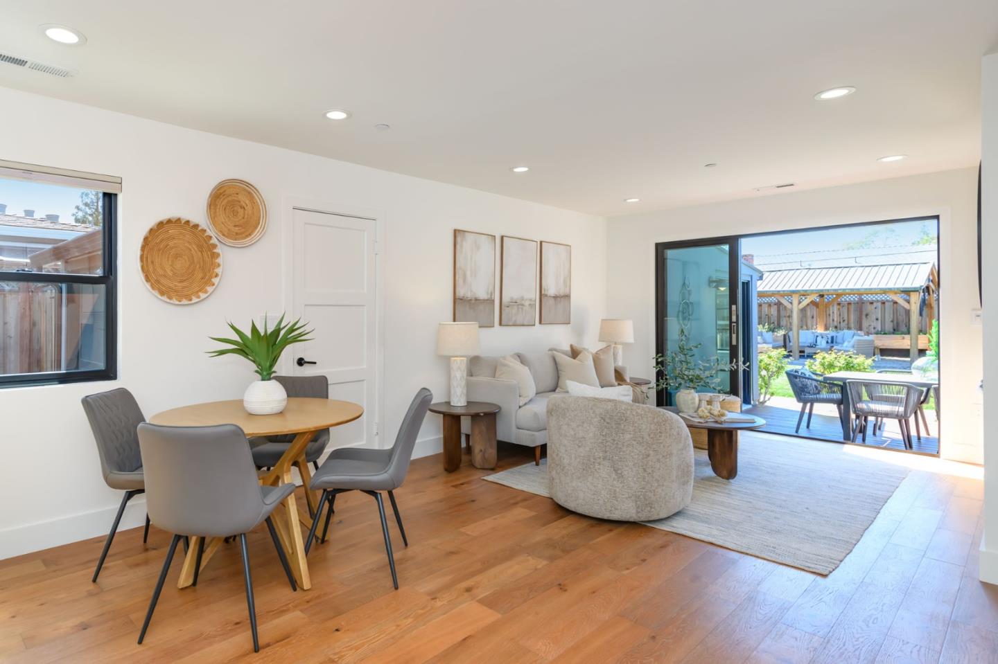 Detail Gallery Image 5 of 44 For 1162 Mckinley St, Redwood City,  CA 94061 - 2 Beds | 2 Baths