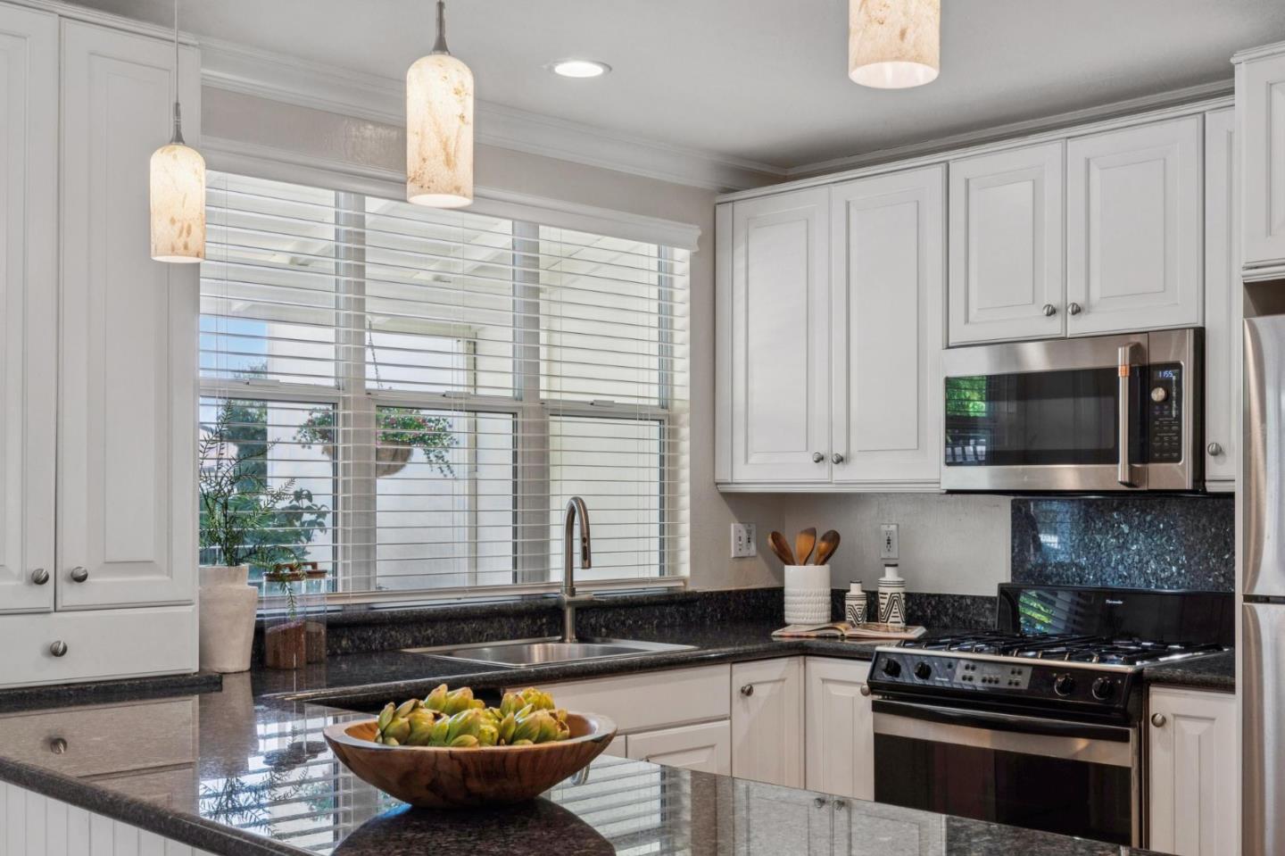 Detail Gallery Image 5 of 18 For 4343 Jan Way, San Jose,  CA 95124 - 3 Beds | 2 Baths