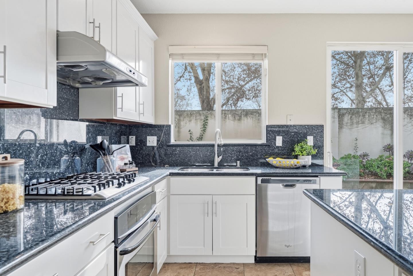 Detail Gallery Image 15 of 49 For 4480 Peacock Ct, Dublin,  CA 94568 - 4 Beds | 3 Baths