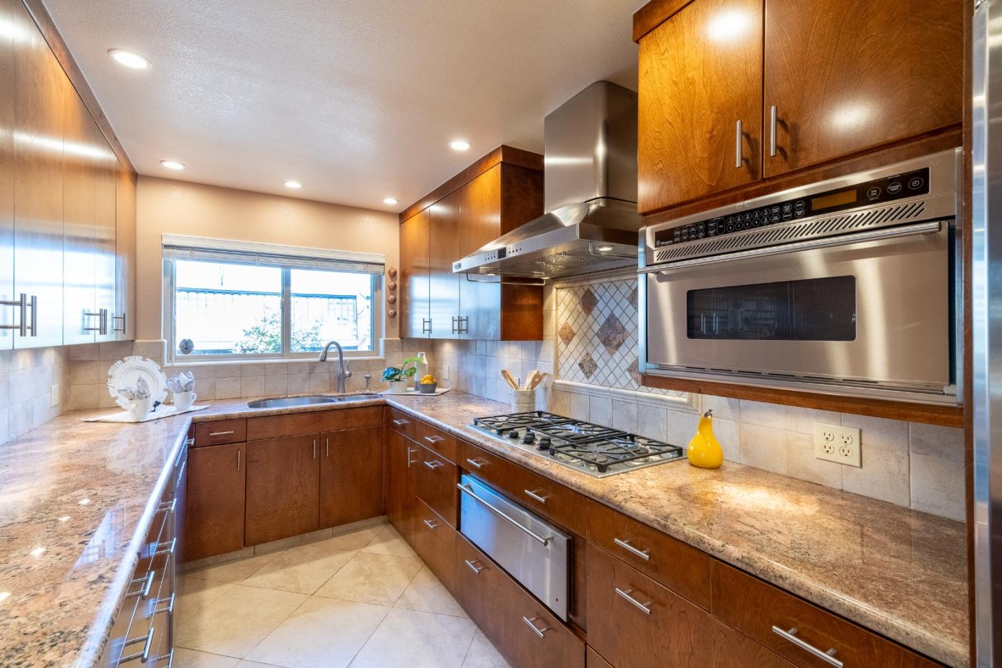 Detail Gallery Image 13 of 46 For 7680 Santa Paula Dr, Gilroy,  CA 95020 - 4 Beds | 2 Baths