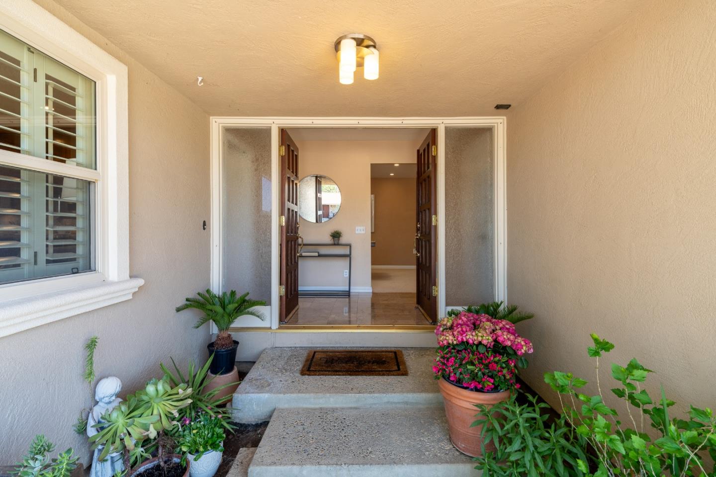 Detail Gallery Image 4 of 46 For 7680 Santa Paula Dr, Gilroy,  CA 95020 - 4 Beds | 2 Baths