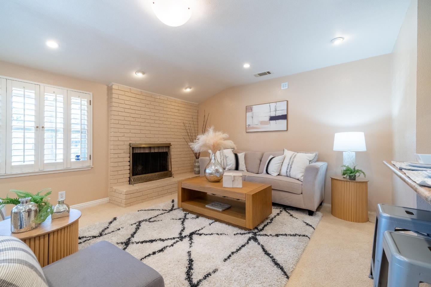 Detail Gallery Image 6 of 46 For 7680 Santa Paula Dr, Gilroy,  CA 95020 - 4 Beds | 2 Baths